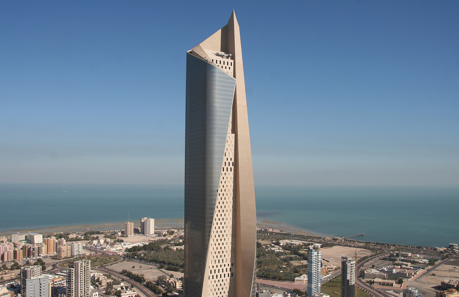 Al Hamra Tower, Kuwait · MAXBERG Jura-Kalkstein gelb Lage 16-17 & Oberlage Athina